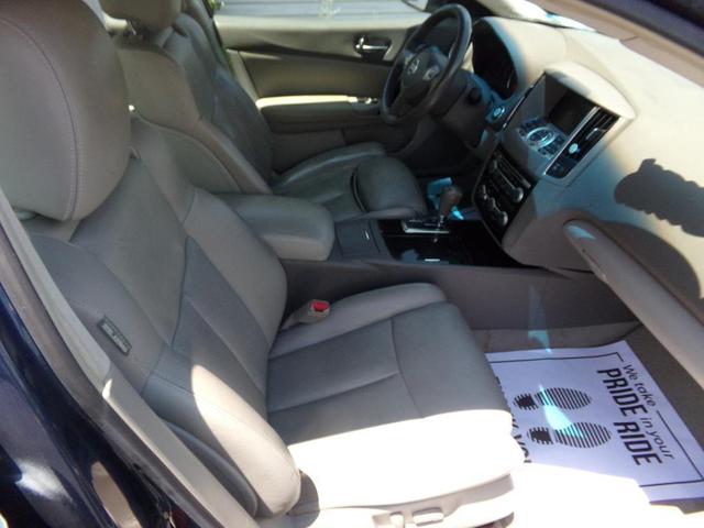 Photo of 2009 Navy Blue Metallic Nissan Maxima