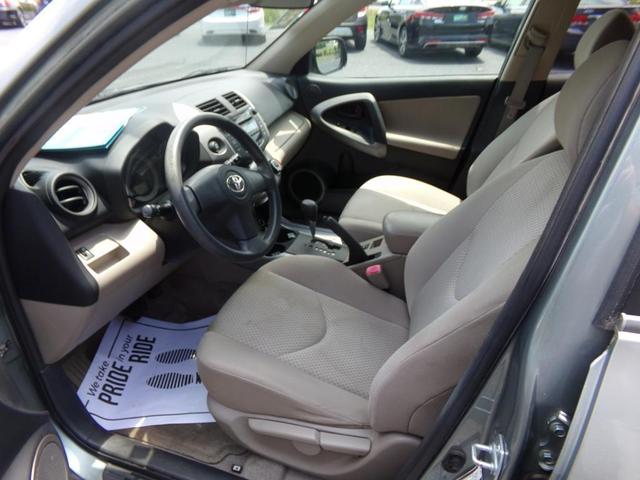 Photo of 2006 Blue Toyota RAV4