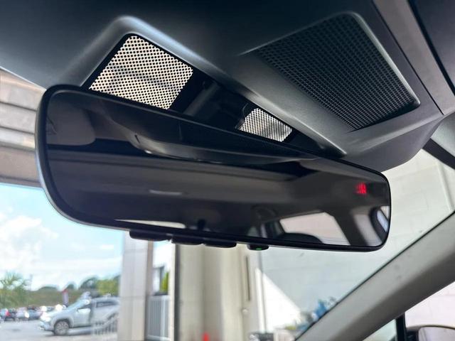 Photo of 2023 Ice Silver Metallic Subaru Outback