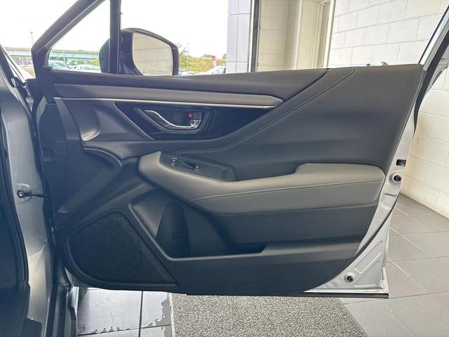 Photo of 2023 Ice Silver Metallic Subaru Outback