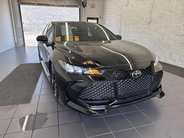Photo of 2021 Midnight Black Metallic Toyota Avalon
