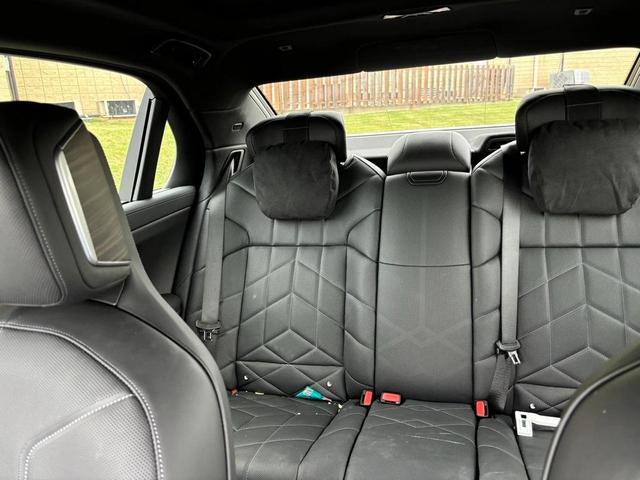 Photo of 2024 Black Sapphire Metallic BMW i7