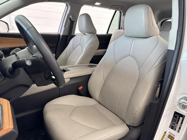 Photo of 2024 Wind Chill Pearl Toyota Grand Highlander