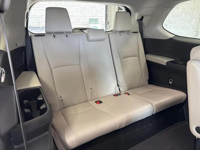 Photo of 2024 Wind Chill Pearl Toyota Grand Highlander