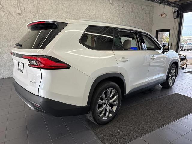 Photo of 2024 Wind Chill Pearl Toyota Grand Highlander