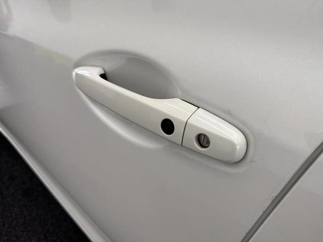 Photo of 2014 Taffeta White Honda Civic