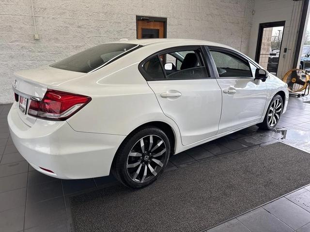 Photo of 2014 Taffeta White Honda Civic