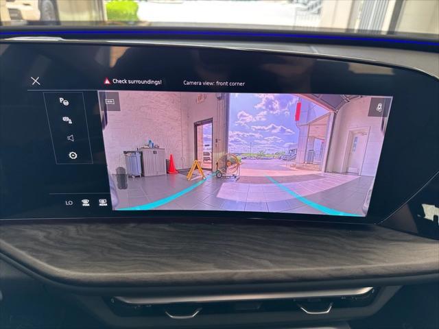 Photo of 2025 Glacier White Audi Q5