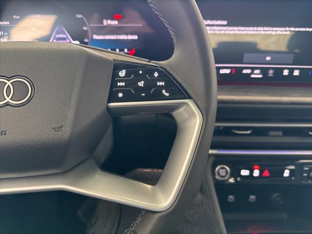 Photo of 2025 Glacier White Audi Q5