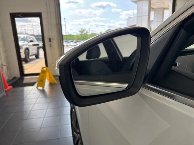 Photo of 2025 Glacier White Audi Q5