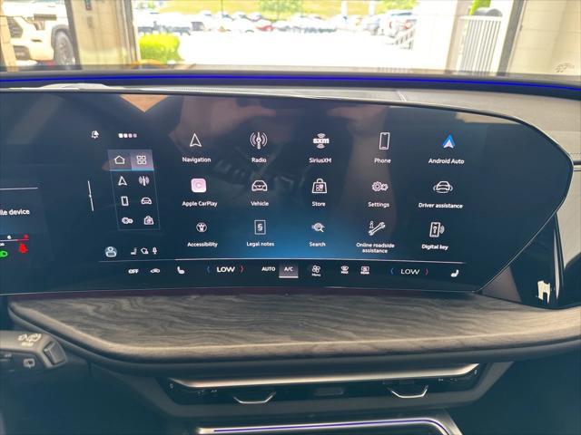 Photo of 2025 Glacier White Audi Q5