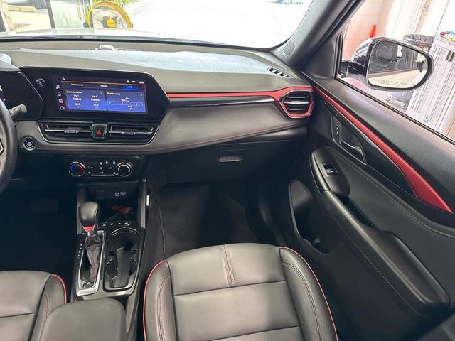Photo of 2024 Summit White Chevrolet Trailblazer