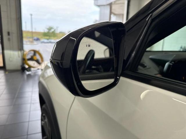 Photo of 2024 Summit White Chevrolet Trailblazer