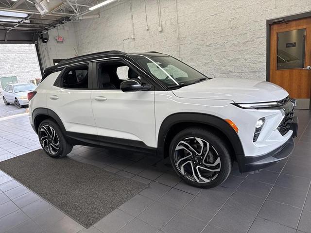 Photo of 2024 Summit White Chevrolet Trailblazer