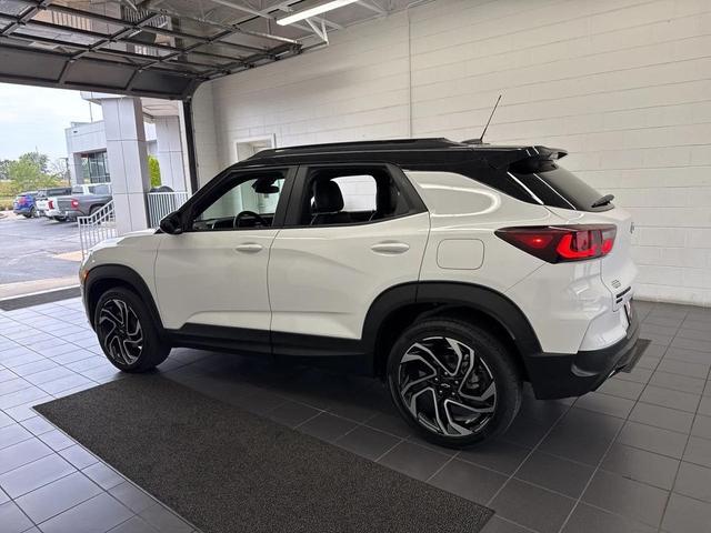 Photo of 2024 Summit White Chevrolet Trailblazer