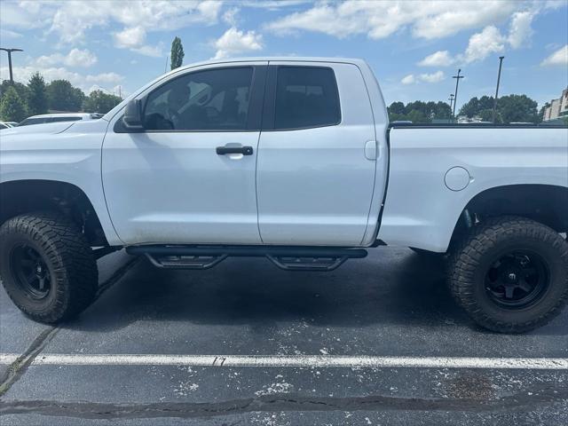 Photo of 2019 Super White Toyota Tundra