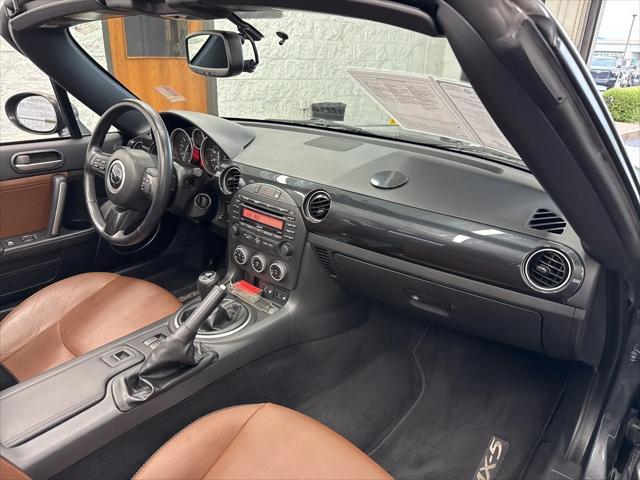 Photo of 2015 Meteor Gray Mazda MX-5 Miata