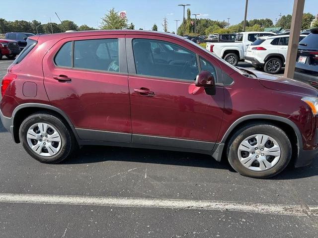 Photo of 2016 Crimson Metallic Chevrolet Trax