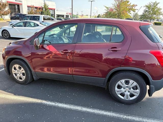 Photo of 2016 Crimson Metallic Chevrolet Trax