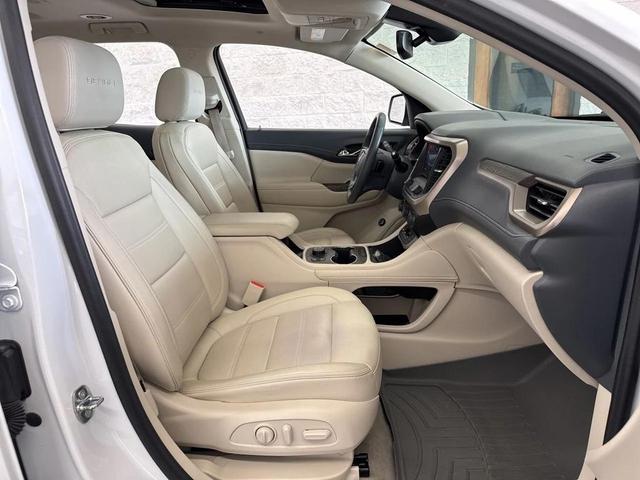Photo of 2023 White Frost Tricoat GMC Acadia