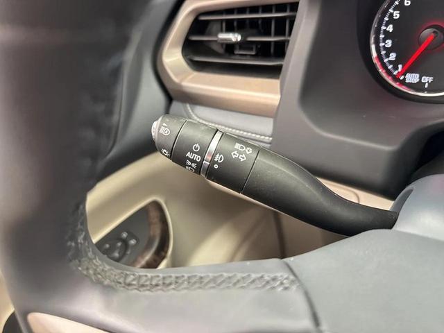 Photo of 2023 White Frost Tricoat GMC Acadia