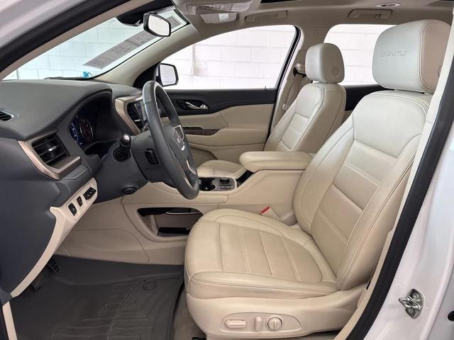 Photo of 2023 White Frost Tricoat GMC Acadia