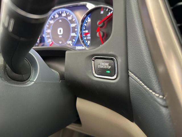 Photo of 2023 White Frost Tricoat GMC Acadia