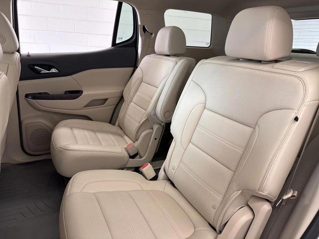 Photo of 2023 White Frost Tricoat GMC Acadia