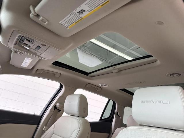 Photo of 2023 White Frost Tricoat GMC Acadia