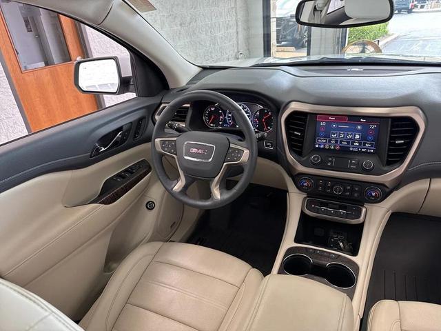 Photo of 2023 White Frost Tricoat GMC Acadia
