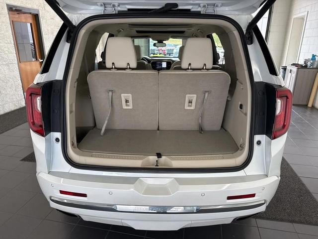 Photo of 2023 White Frost Tricoat GMC Acadia