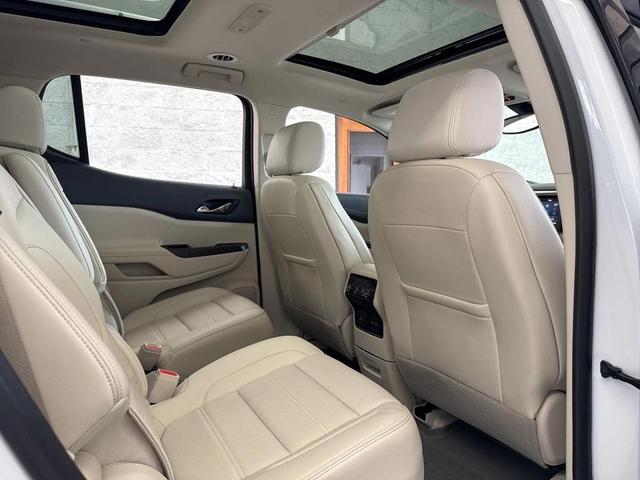 Photo of 2023 White Frost Tricoat GMC Acadia