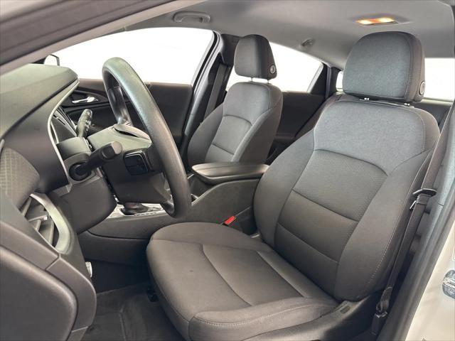 Photo of 2024 Summit White Chevrolet Malibu