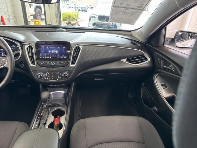 Photo of 2024 Summit White Chevrolet Malibu