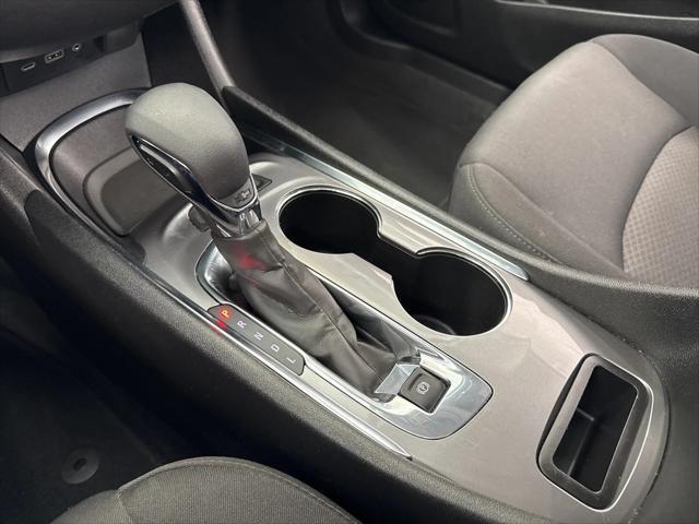 Photo of 2024 Summit White Chevrolet Malibu