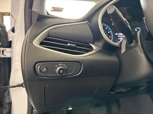 Photo of 2024 Summit White Chevrolet Malibu
