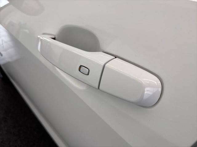 Photo of 2024 Summit White Chevrolet Malibu