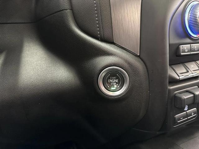 Photo of 2022 Pacific Blue Metallic GMC Sierra 1500