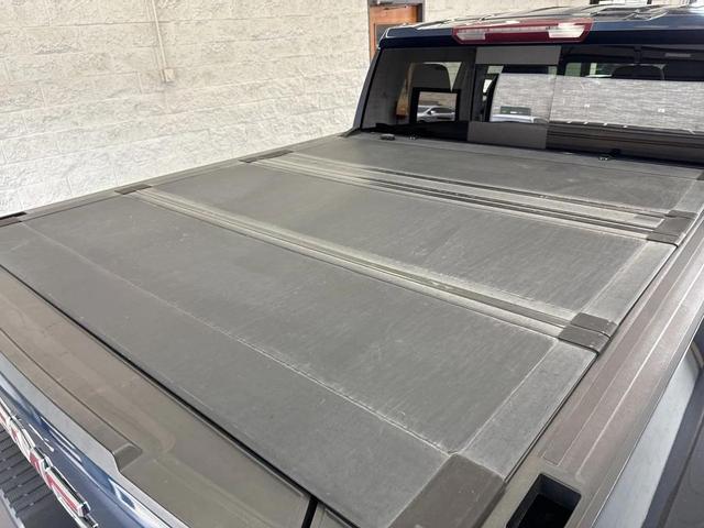 Photo of 2022 Pacific Blue Metallic GMC Sierra 1500