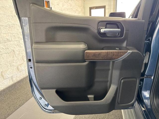 Photo of 2022 Pacific Blue Metallic GMC Sierra 1500