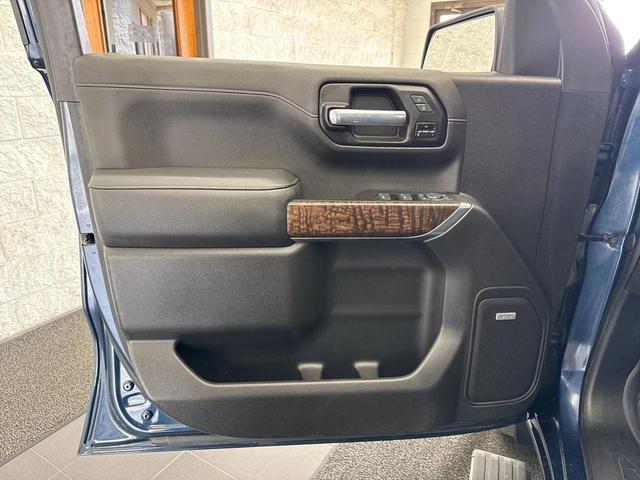 Photo of 2022 Pacific Blue Metallic GMC Sierra 1500