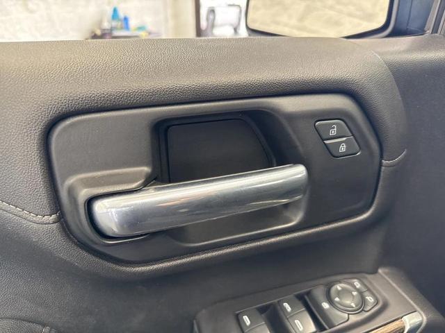 Photo of 2019 Black Chevrolet Silverado 1500