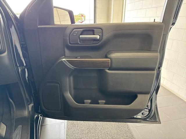 Photo of 2019 Black Chevrolet Silverado 1500