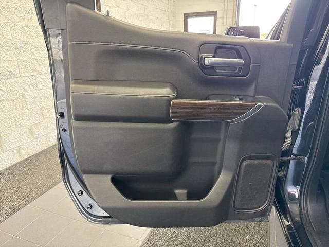 Photo of 2019 Black Chevrolet Silverado 1500