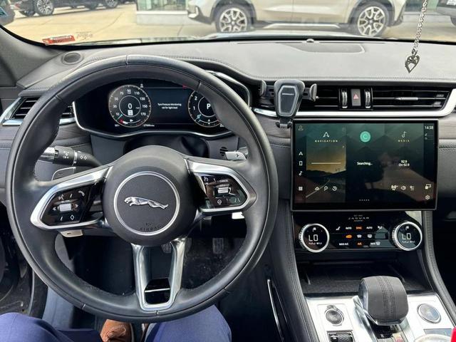 Photo of 2021 Black Metallic Jaguar F-PACE