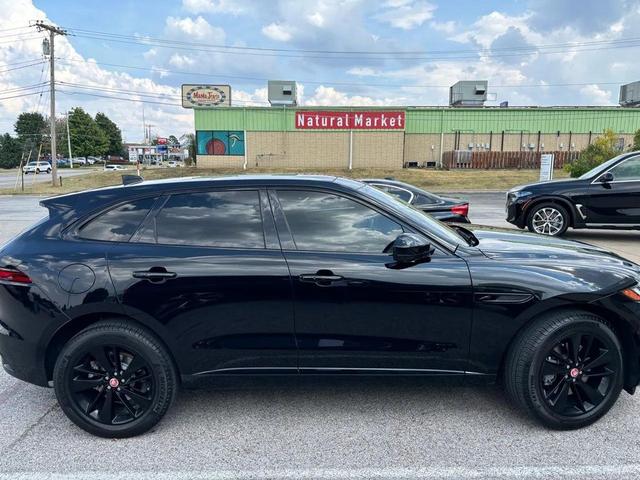 Photo of 2021 Black Metallic Jaguar F-PACE
