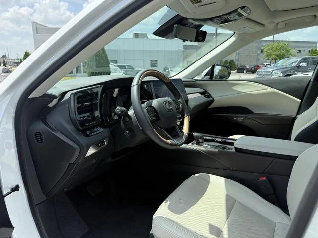 Photo of 2024 Eminent White Pearl Lexus RX 350