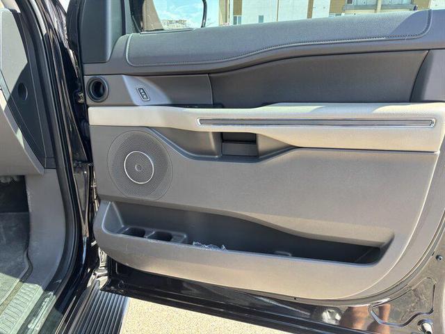Photo of 2020 Agate Black Ford Expedition