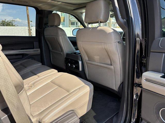 Photo of 2020 Agate Black Ford Expedition