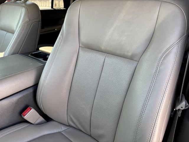Photo of 2020 Agate Black Ford Expedition